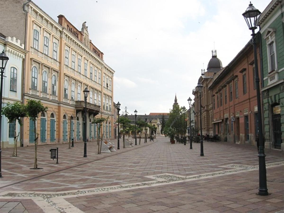 Esztergom Central Buitenkant foto