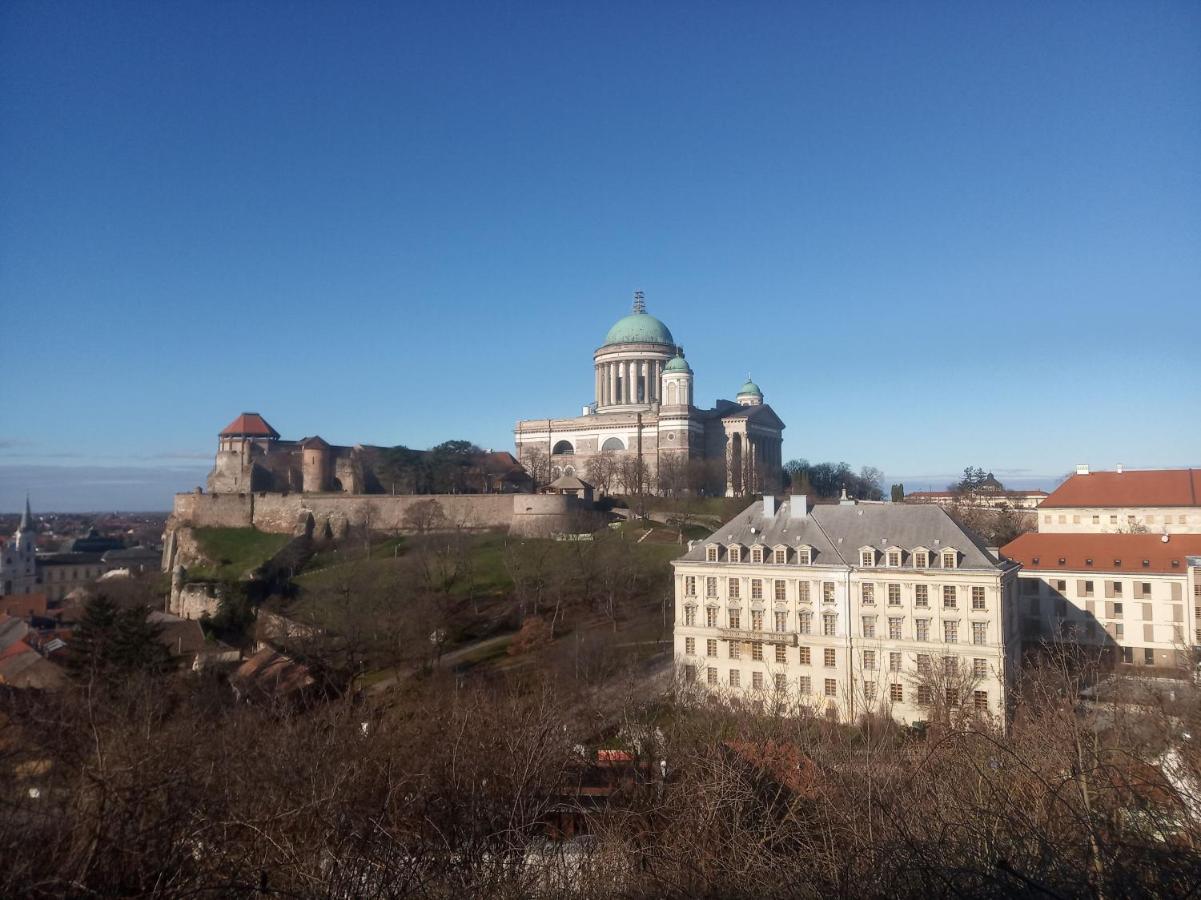 Esztergom Central Buitenkant foto