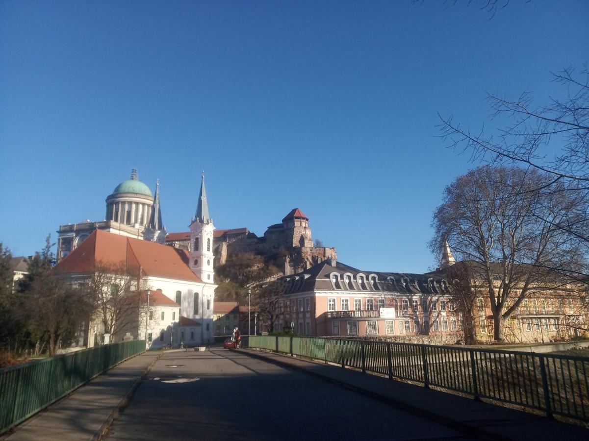 Esztergom Central Buitenkant foto
