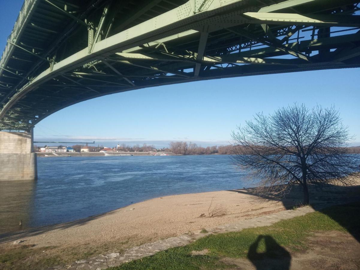 Esztergom Central Buitenkant foto