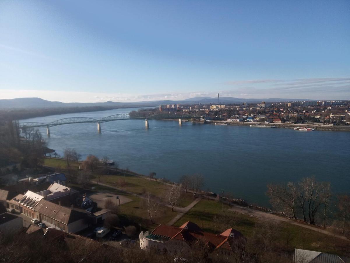 Esztergom Central Buitenkant foto